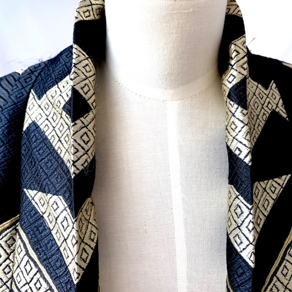 CHICO’s Black and Gold Metallic Geometric Kimono Style Open Coat L - Picture 3 of 10
